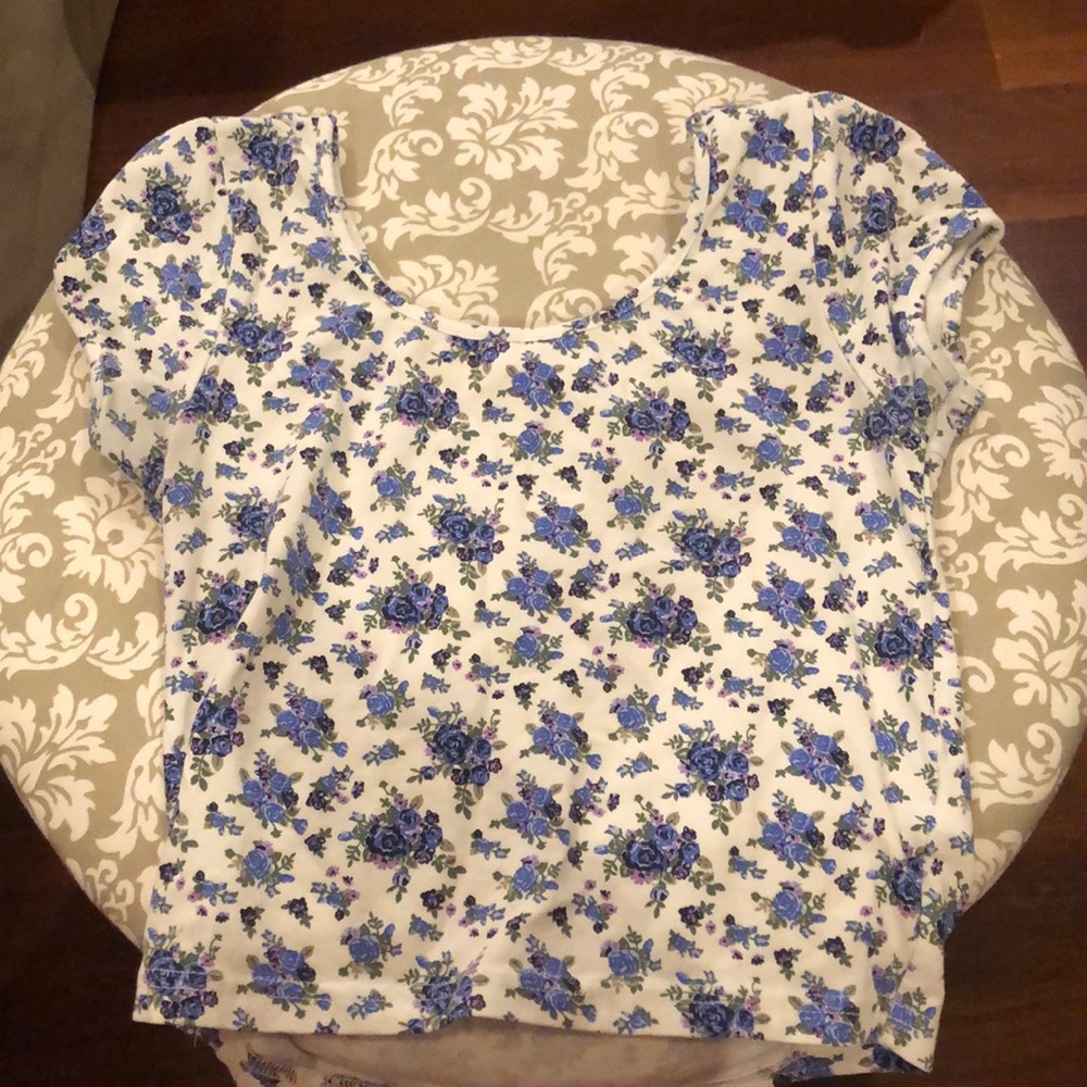 Cropped shirt